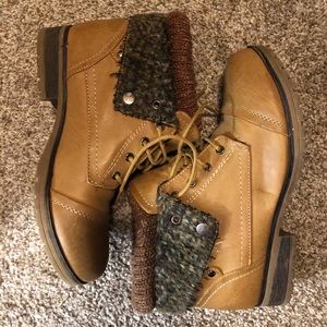 Boots with lining on top